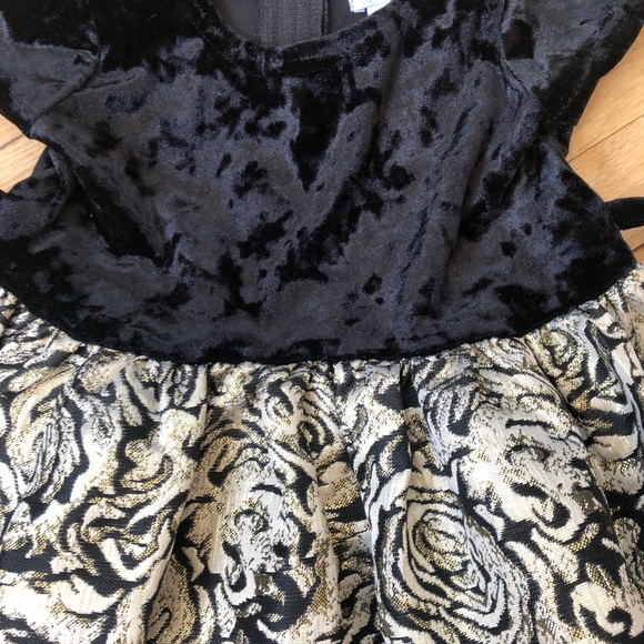 Fancy girls dress - Picture 4 of 4